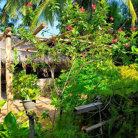 Eastwind Surf Camp Arugam Bay Exterior foto