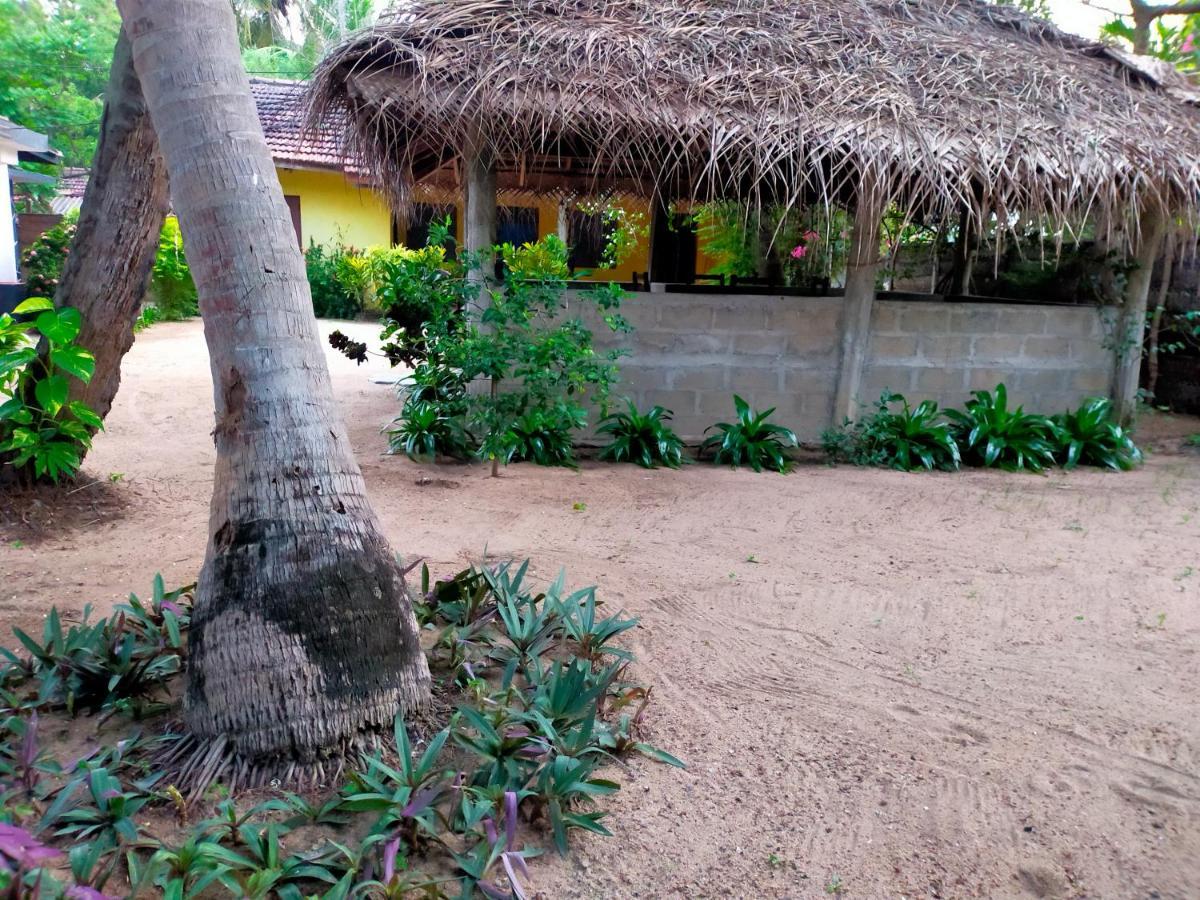 Eastwind Surf Camp Arugam Bay Exterior foto
